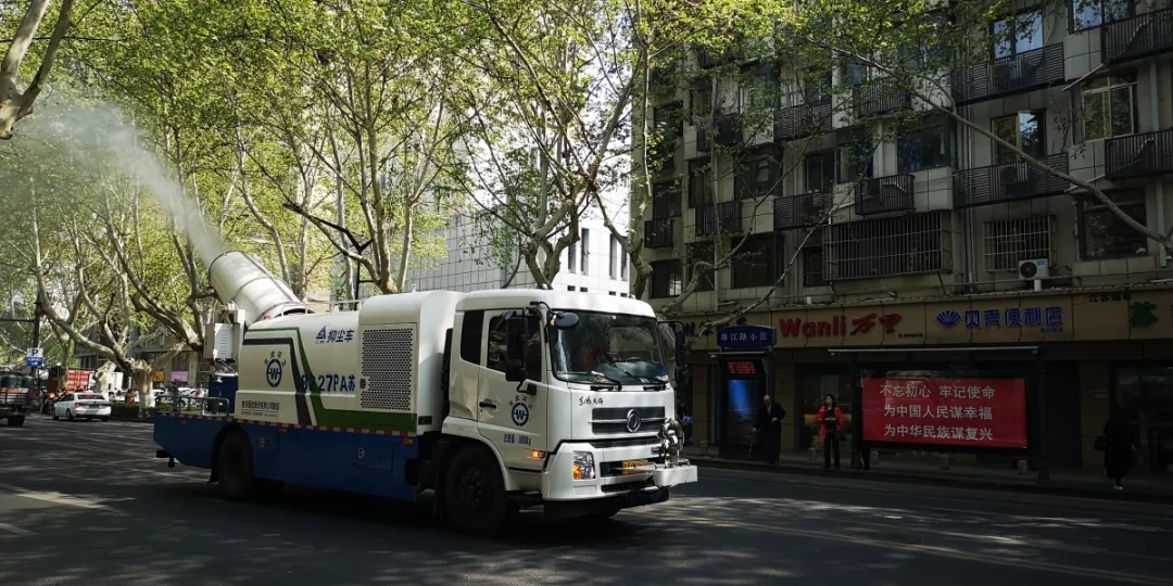 外形似“大炮”！多功能抑塵車亮相南京街頭